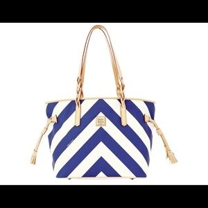Like NEW unique Dooney and Bourke Chevron Purse
